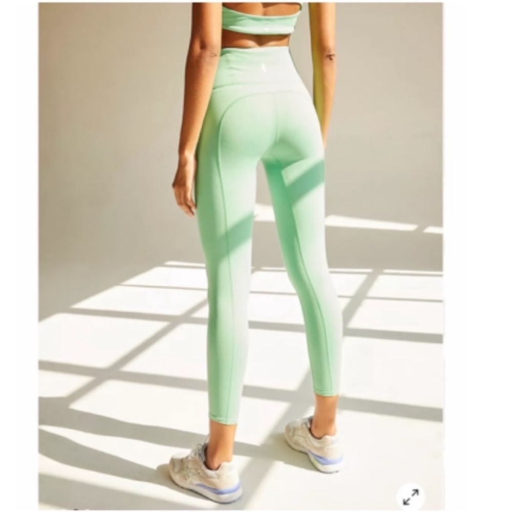 NWT FREE PEOPLE Movement Breathe Deeper Legging